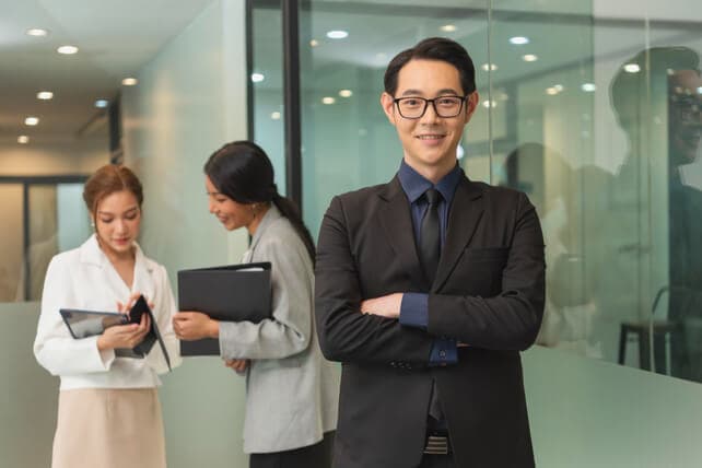 EOR vs Company Setup in Vietnam: Cost, Risk & Control Compared